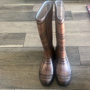 Women’s Burberry rain boots